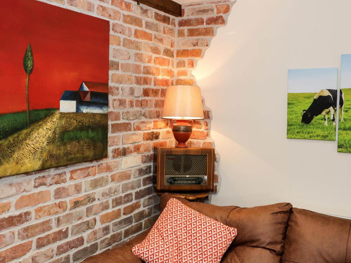 Ffynnonlwyd Cottage Llangynin Bagian luar foto
